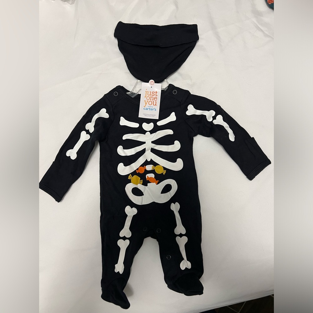 Newborn Halloween onesie with beanie
